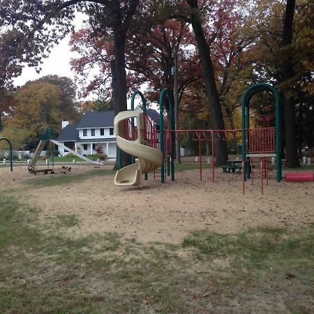 Beachglass Cottage - Family Friendly Kids And Pets Grand Beach Экстерьер фото