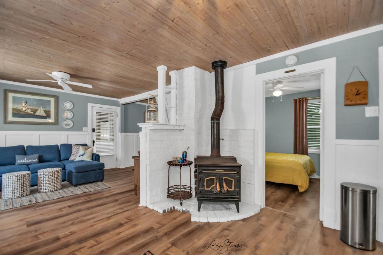 Beachglass Cottage - Family Friendly Kids And Pets Grand Beach Экстерьер фото